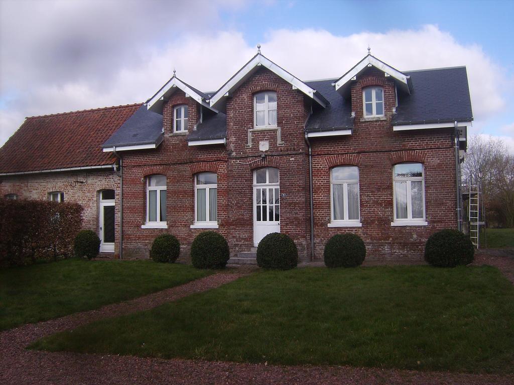 Chambres D'Hotes & Gites Du Chateau De Grand Rullecourt Exterior photo